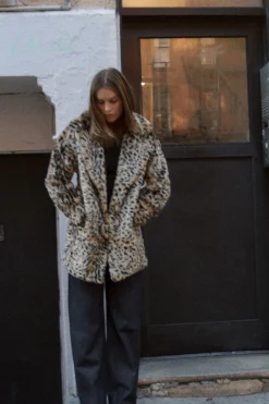 Best ABRIGO EFECTO PELO ESTAMPADO ANIMAL Mujer Abrigos / Anoraks