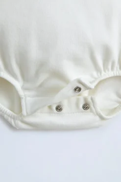 Niños ZARA 0 - 6 Meses·Bodies / Camisas<BODY OSITOS BORDADOS