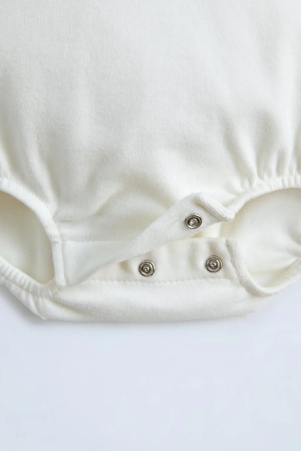 Niños ZARA 0 - 6 Meses·Bodies / Camisas<BODY OSITOS BORDADOS
