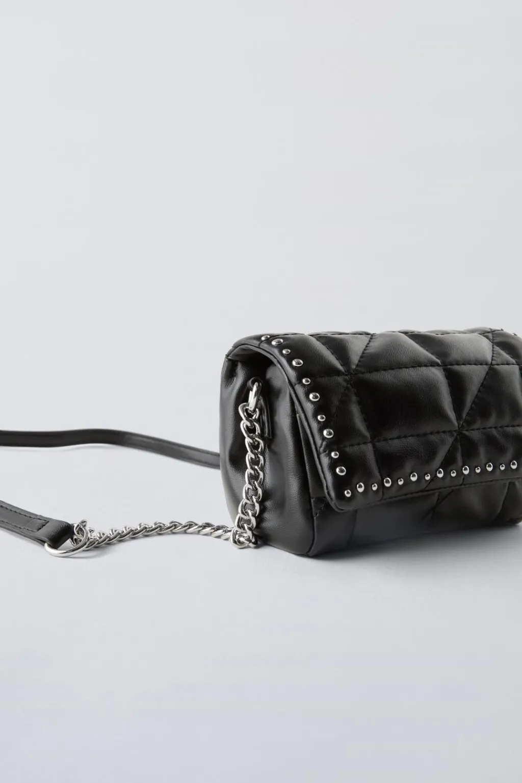 Niños ZARA 6 - 14 Años·Bolsos / Mochilas<BOLSO ACOLCHADO TACHAS