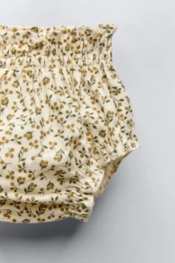 Niños ZARA 6 - 18 Meses·Braguitas / Bermudas<BRAGUITAS GOMAS FLORES