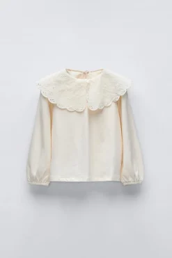 Niños ZARA 1½ - 6 Años·Camisetas|6 - 18 Meses·Camisetas<CAMISETA CUELLO BORDADO