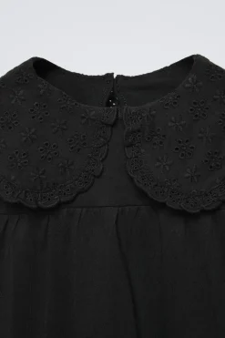 Niños ZARA 1½ - 6 Años·Camisetas|6 - 18 Meses·Camisetas<CAMISETA CUELLO BORDADO