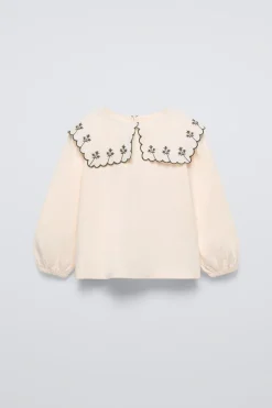 Niños ZARA 1½ - 6 Años·Camisetas<CAMISETA CUELLO BORDADO