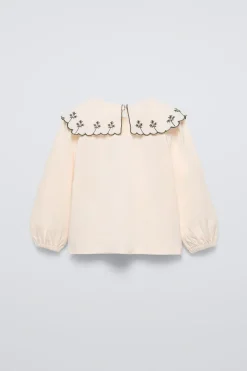 Niños ZARA 1½ - 6 Años·Camisetas<CAMISETA CUELLO BORDADO
