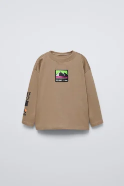 Niños ZARA 1½ - 6 Años·Camisetas|6 - 18 Meses·Camisetas<CAMISETA ETIQUETA MONTAÑA