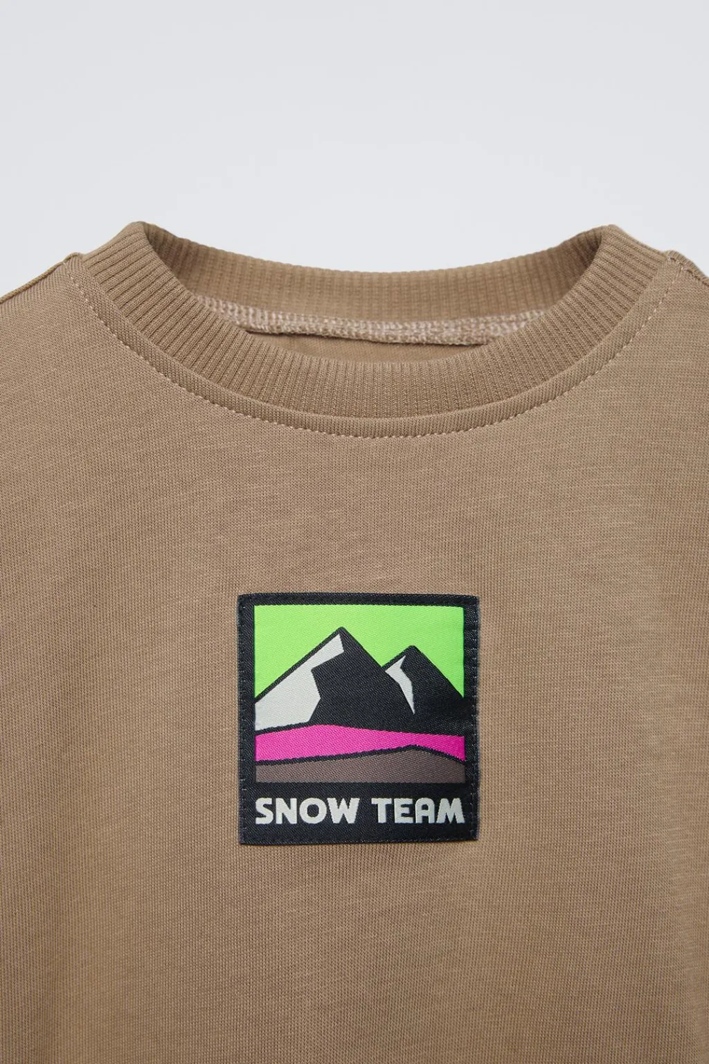Niños ZARA 1½ - 6 Años·Camisetas|6 - 18 Meses·Camisetas<CAMISETA ETIQUETA MONTAÑA