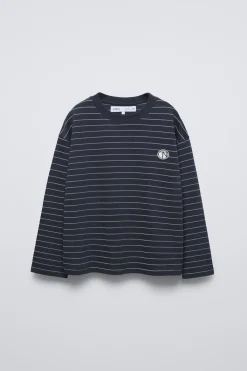 Niños ZARA 6 - 14 Años·Camisetas<CAMISETA RAYAS PARCHE BORDADO