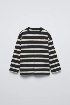 Niños ZARA 1½ - 6 Años·Camisetas|1½ - 6 Años·Camisetas<CAMISETA RAYAS TEXTO BORDADO