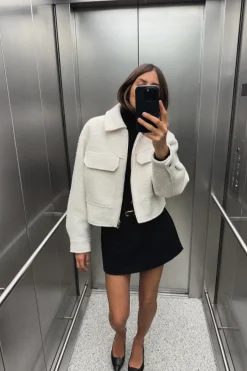 Outlet CAZADORA CORTA BOUCLÉ Mujer Chaquetas / Cazadoras