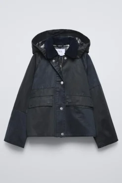 Niños ZARA 6 - 14 Años·Abrigos<CAZADORA ENCERADA CAPUCHA