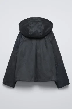 Niños ZARA 6 - 14 Años·Abrigos<CAZADORA ENCERADA CAPUCHA