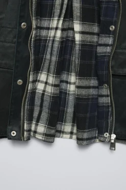 Niños ZARA 6 - 14 Años·Abrigos<CAZADORA ENCERADA CAPUCHA