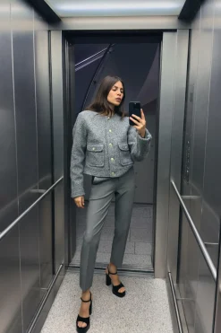 Online CHAQUETA CORTA BOUCLÉ Mujer Chaquetas / Cazadoras