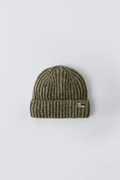Niños ZARA 1½ - 6 Años·Accesorios|6 - 14 Años·Accesorios<GORRO PUNTO BOTONATO ETIQUETA