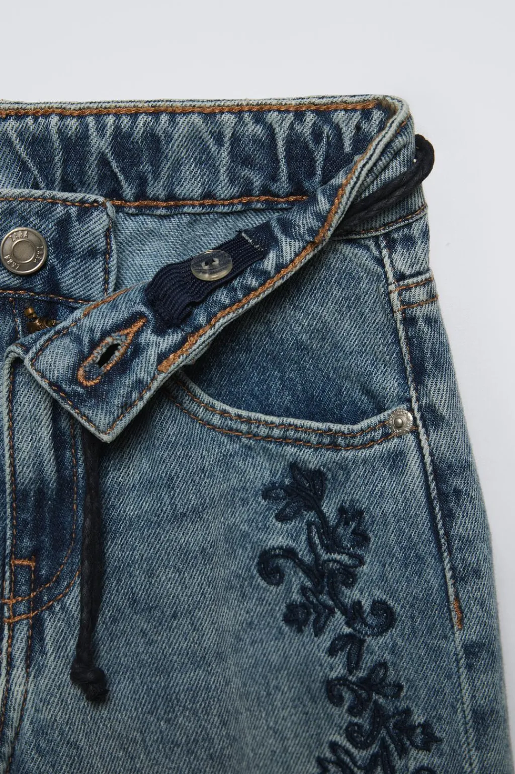 Niños ZARA 6 - 14 Años·Jeans|6 - 14 Años·Total Look<JEANS STRAIGHT BORDADO FLORES