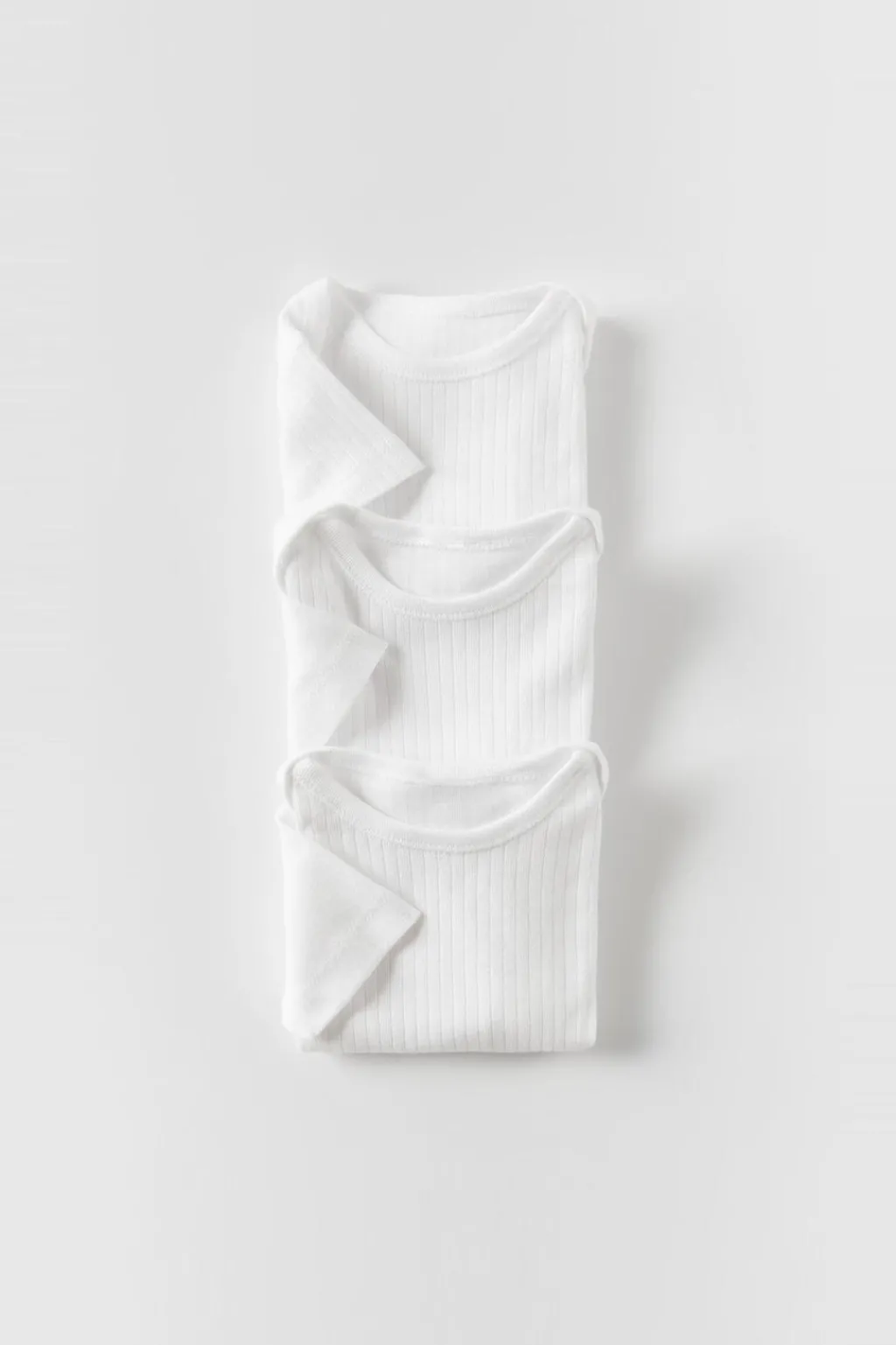 Niños ZARA 1½ - 6 Años·Ropa Interior / Calcetines|1½ - 6 Años·Ropa Interior / Calcetines<PACK TRES BODIES CUELLO REDONDO MANGA CORTA