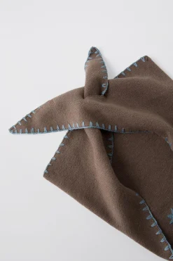 Niños ZARA 1½ - 6 Años·Accesorios|6 - 14 Años·Accesorios<PAÑOLETA TRIANGULAR BORDADOS