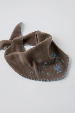 Niños ZARA 1½ - 6 Años·Accesorios|6 - 14 Años·Accesorios<PAÑOLETA TRIANGULAR BORDADOS