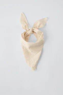 Niños ZARA 1½ - 6 Años·Accesorios|6 - 14 Años·Accesorios<PAÑOLETA TRIANGULAR BORDADOS