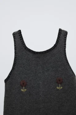 Niños ZARA 1½ - 6 Años·Vestidos / Petos|1½ - 6 Años·Punto<PETO PUNTO FLORES BORDADAS
