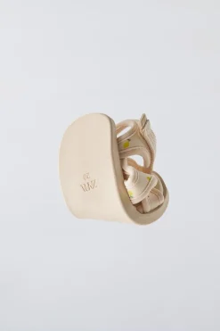Niños ZARA 1½ - 6 Años·Zapatos|1½ - 6 Años·Zapatos<SANDALIA LIMONES