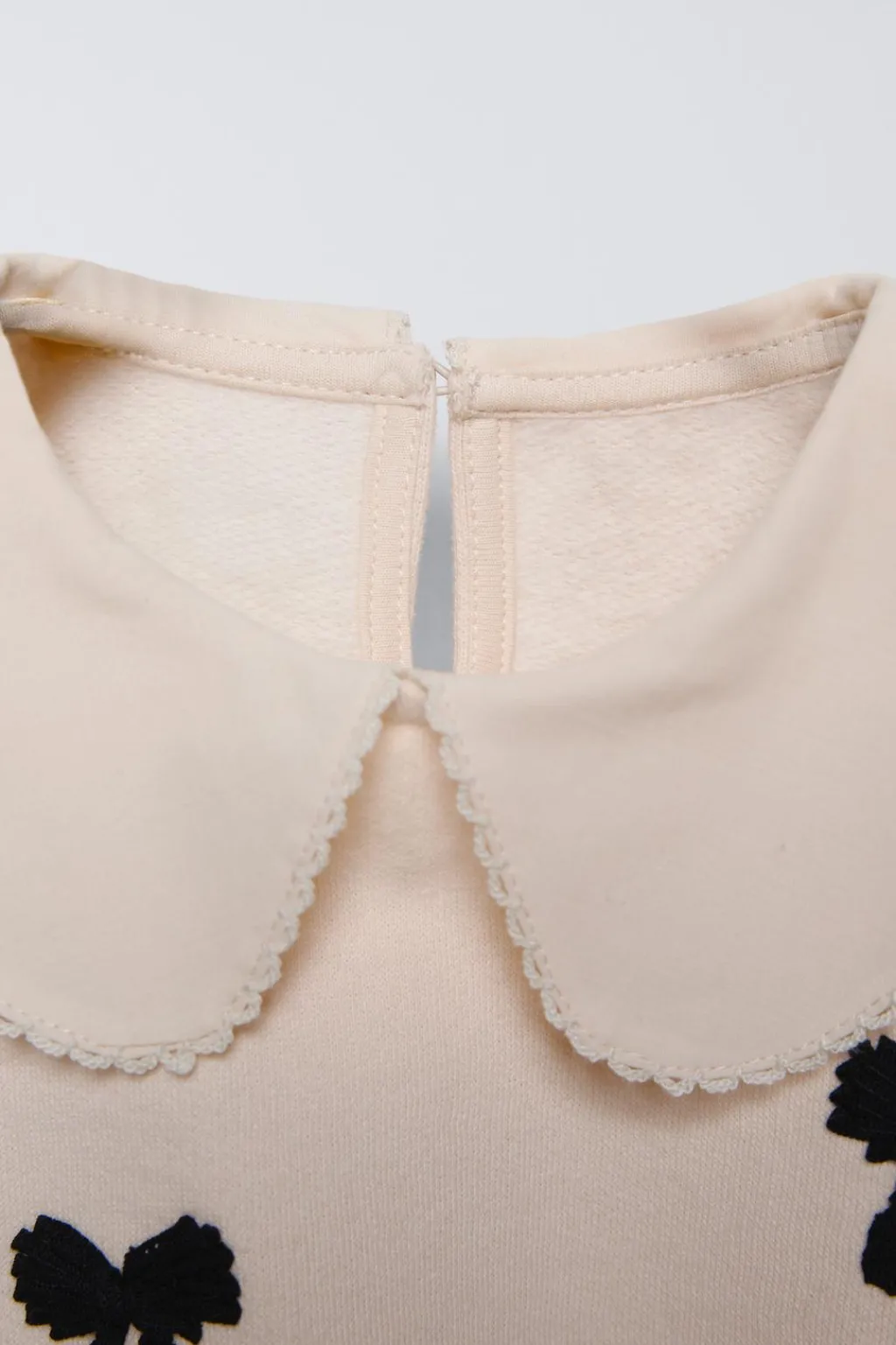 Niños ZARA 1½ - 6 Años·Sudaderas|6 - 18 Meses·Sudaderas<SUDADERA CUELLO APLIQUE LAZOS