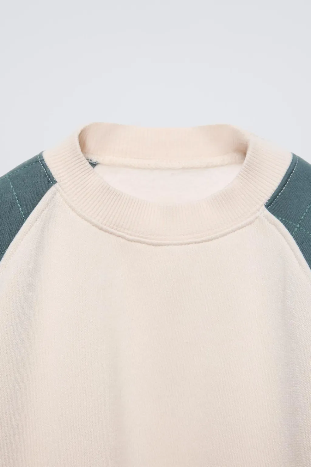 Niños ZARA 1½ - 6 Años·Sudaderas<SUDADERA MANGAS ACOLCHADAS