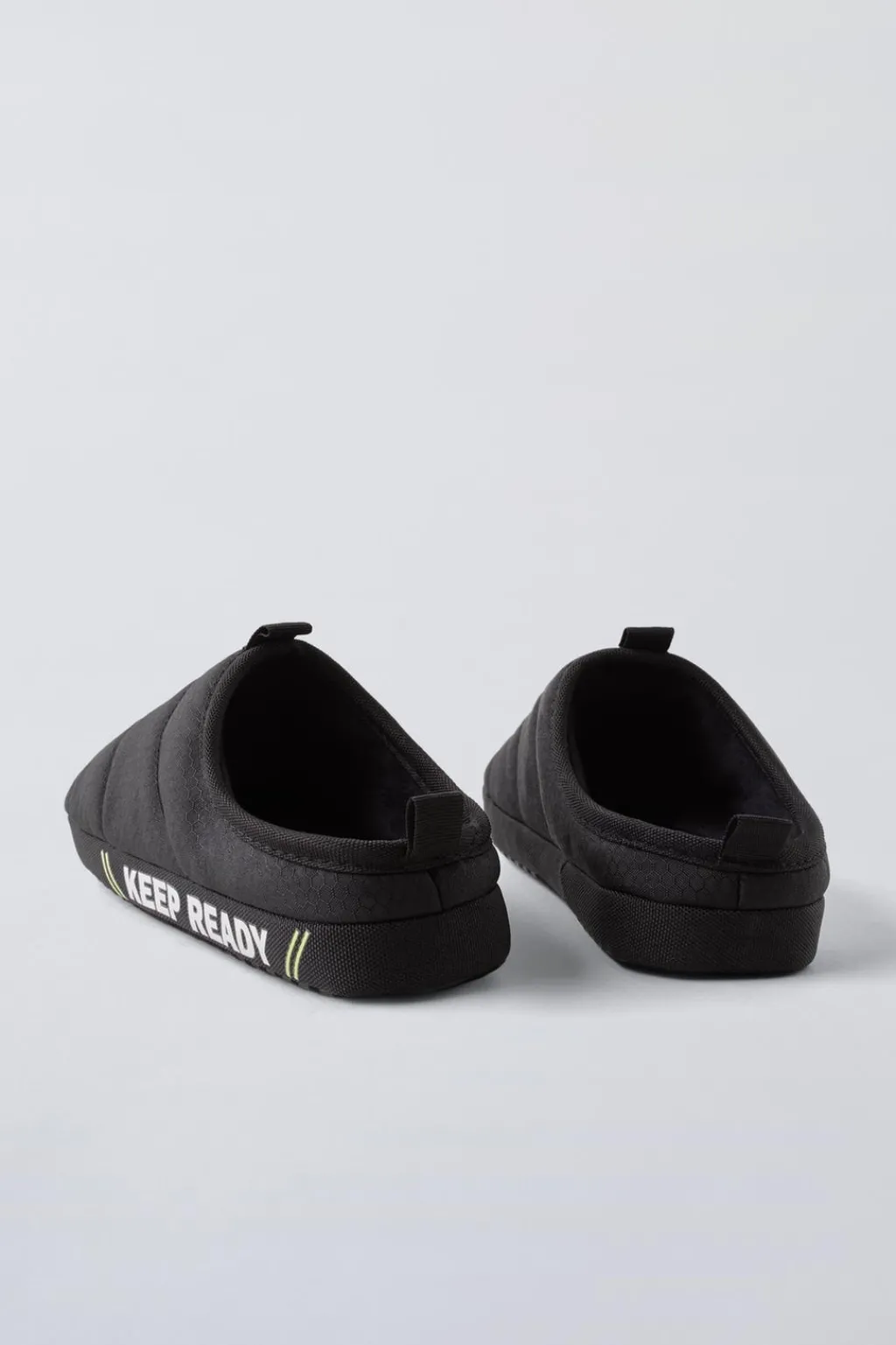 Niños ZARA 6 - 14 Años·Zapatos|6 - 14 Años·Zapatos<ZAPATILLAS DE CASA TEXTO