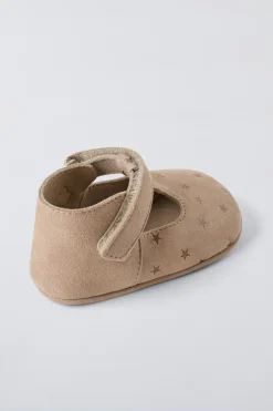 Niños ZARA 0 - 6 Meses·Patucos<ZAPATO ESTRELLAS PIEL