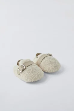 Niños ZARA 0 - 6 Meses·Patucos<ZUECO BORREGUILLO