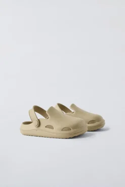 Niños ZARA 1½ - 6 Años·Zapatos|1½ - 6 Años·Zapatos<ZUECO GOMA